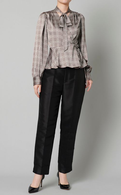 サイドスリットテーパードパンツ