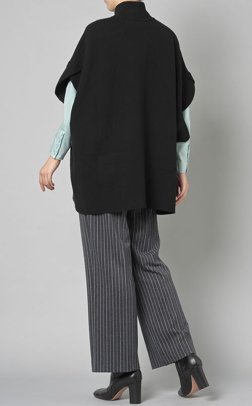 袖フリルニットジップベスト