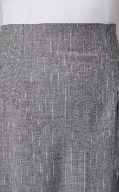 アシンメトリーフリルスカート