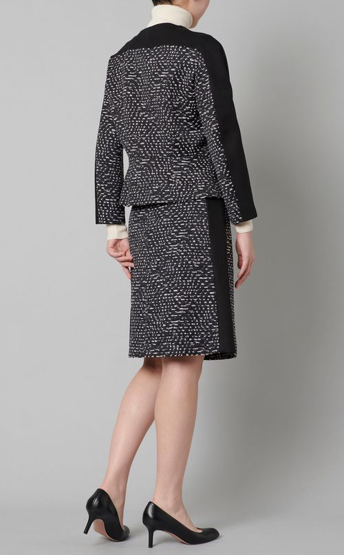 モノトーンノーカラーツイードジャケット