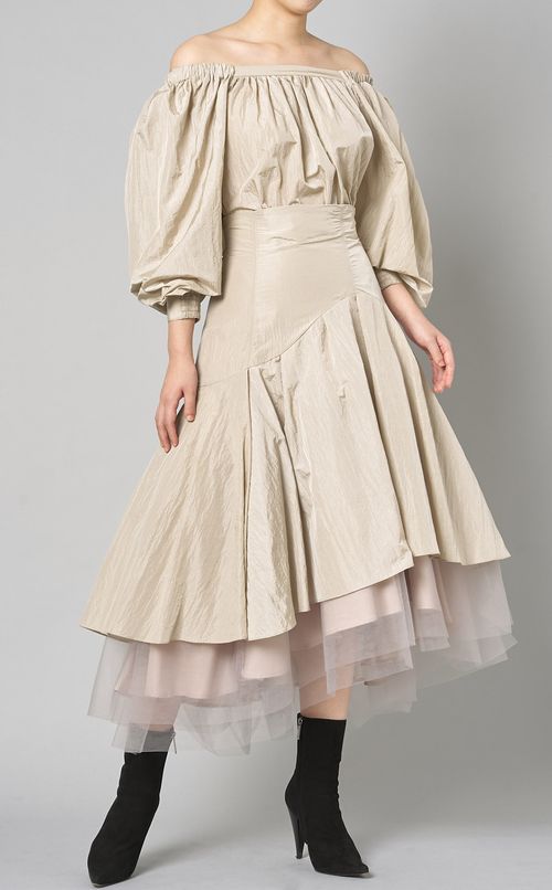 アシンメトリーボリュームスカート