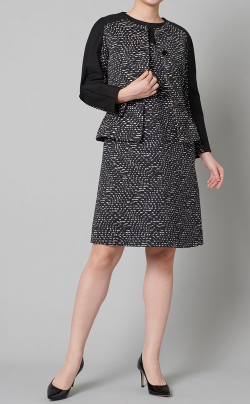 モノトーンノーカラーツイードジャケット