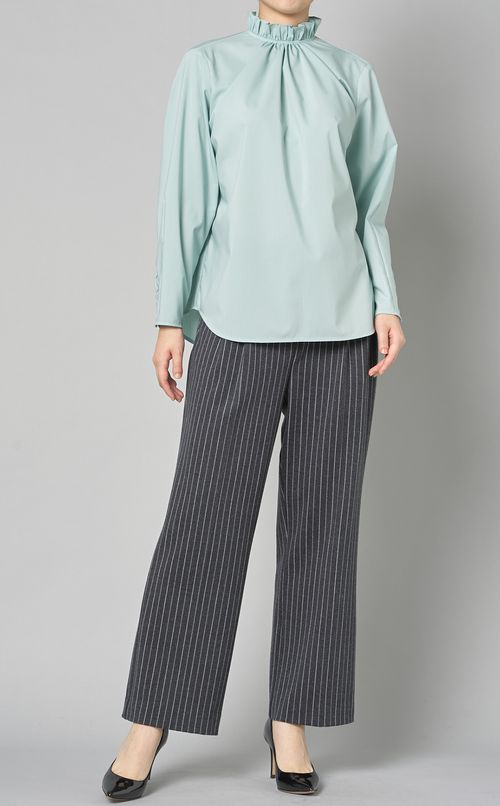 タフタネックフリルブラウス