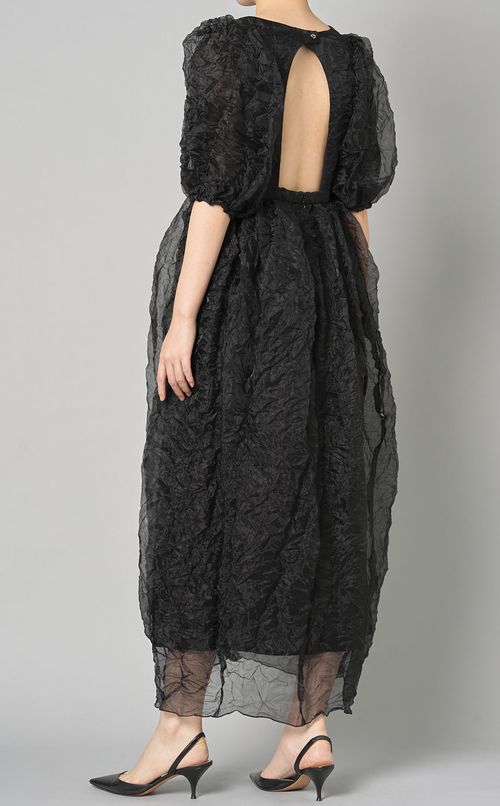 立体プリーツボリュームワンピース