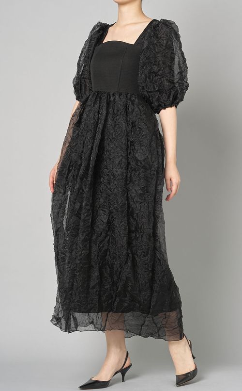 立体プリーツボリュームワンピース