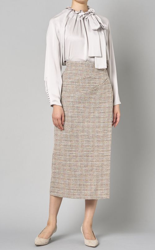 サテンリボンギャザーブラウス