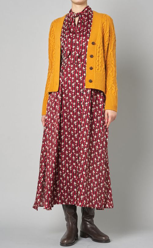 ウールケーブルVネックカーディガン