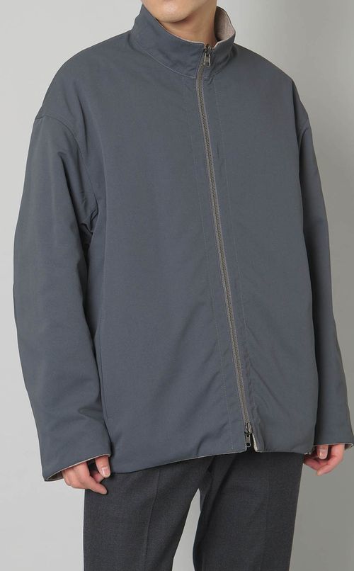 リバーシブルスタンドブルゾン