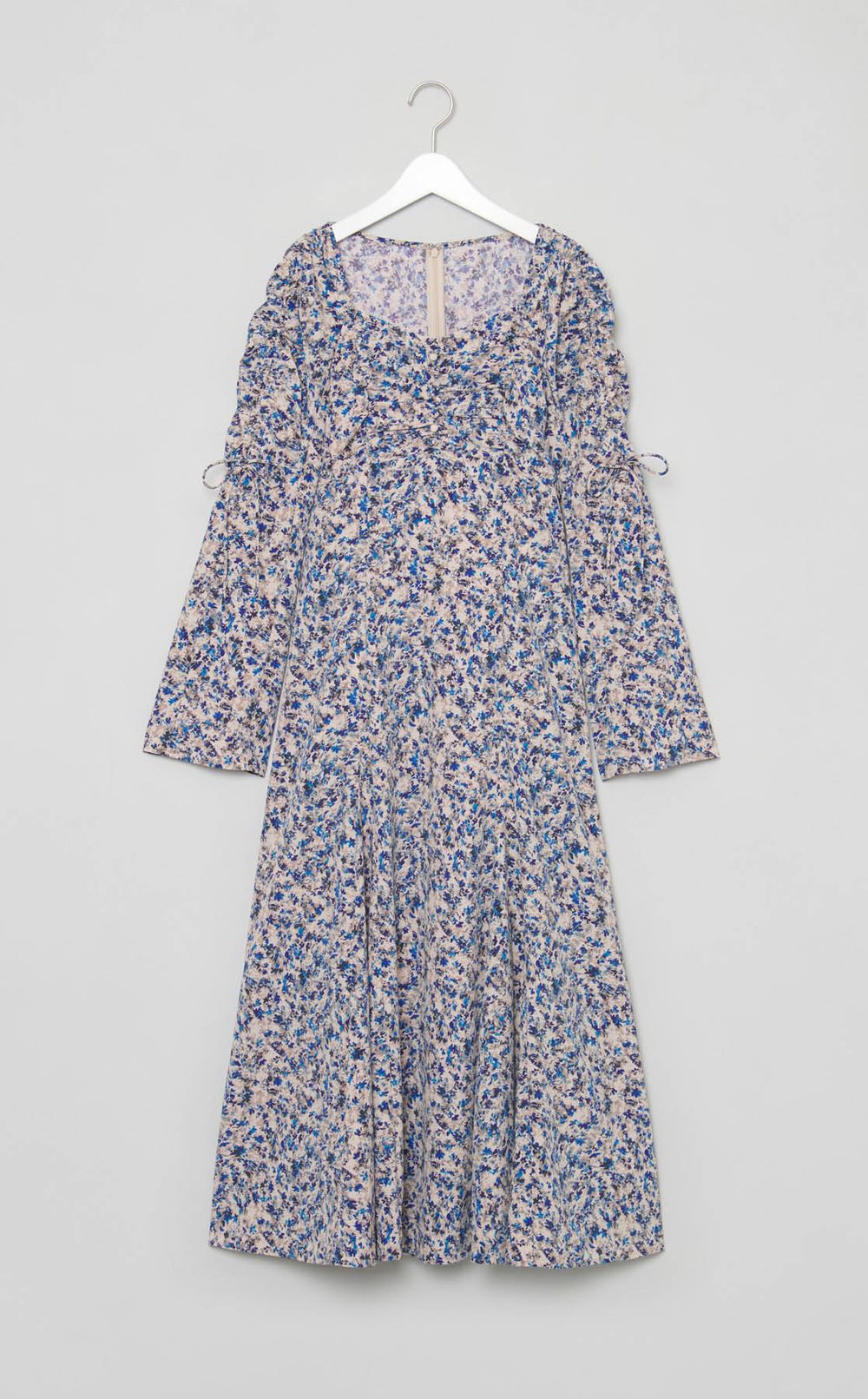 パフスリーブリボンプリントワンピース