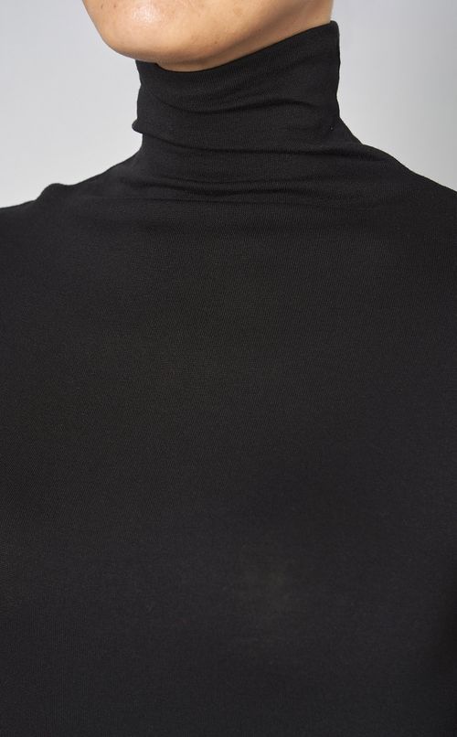 タートルネックジャージワンピース