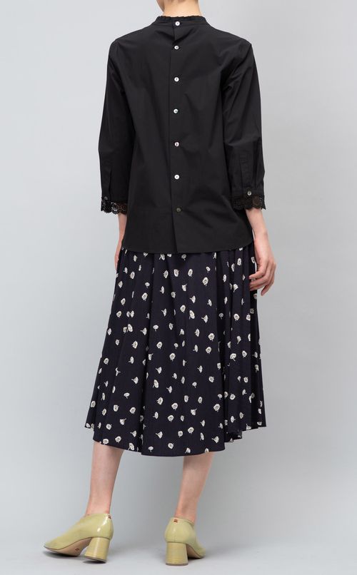 フロントタックシャツ