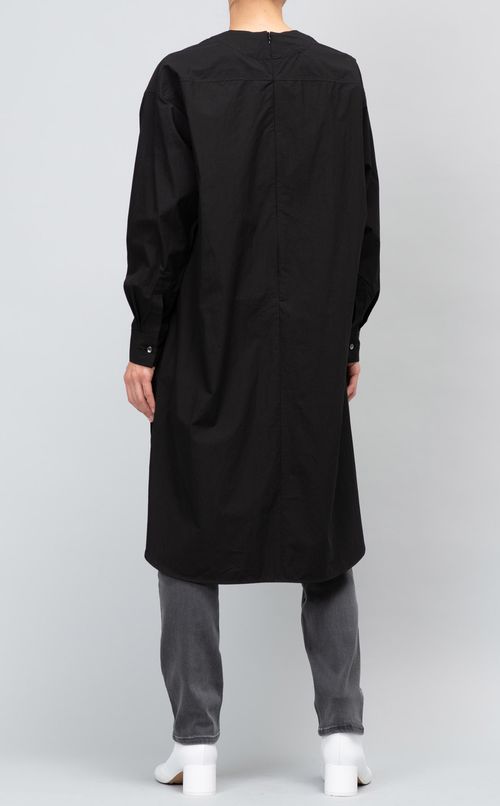 サイドスリットロングシャツ