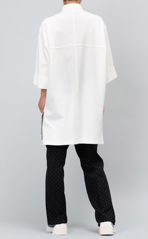 バタフライ刺繍スリットシャツ