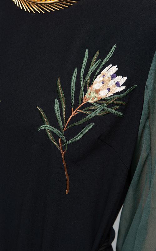 フラワー刺繍シアースリーブワンピース