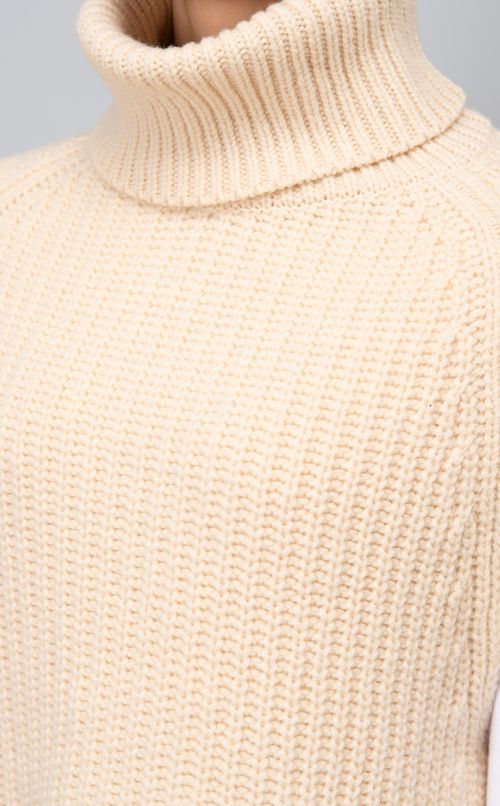 タートルネックニットベスト