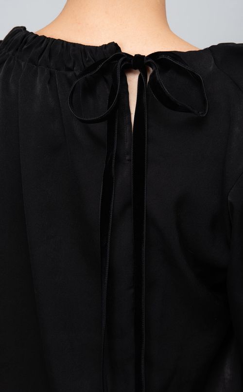 バックリボンギャザーブラウス