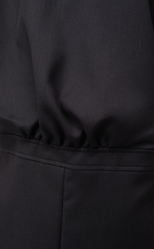 バックギャザーワンピース