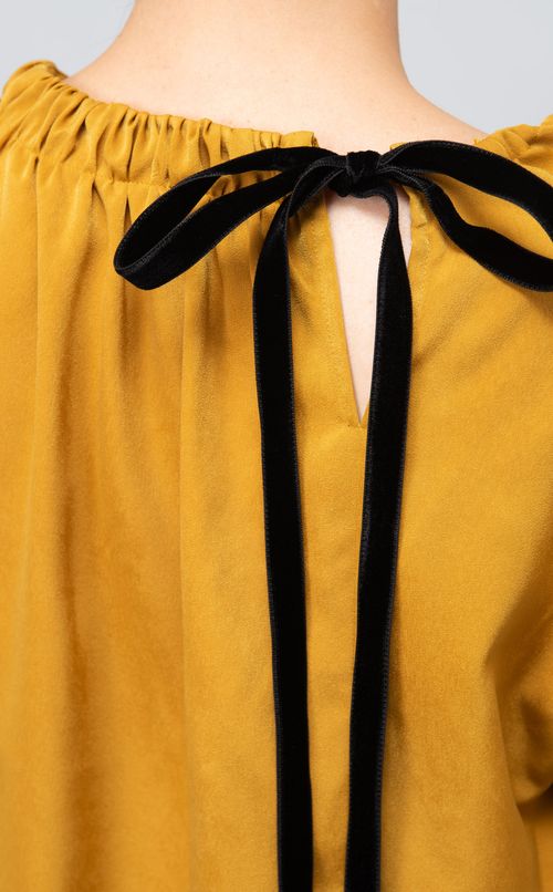 バックリボンギャザーブラウス