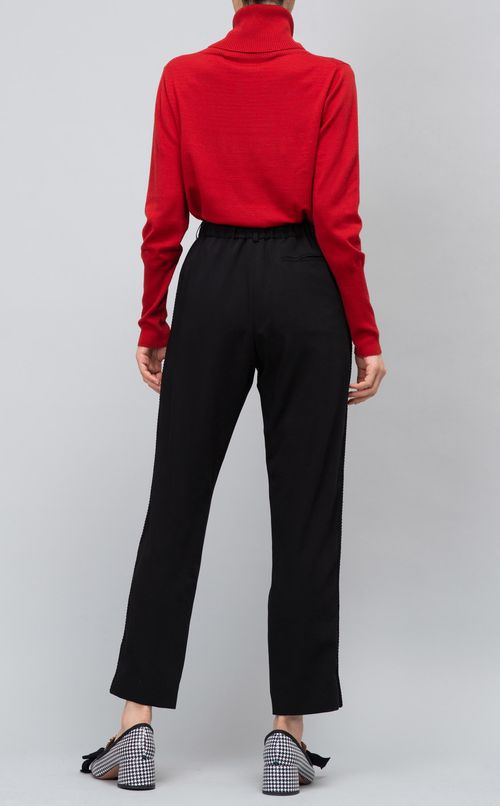 フロントタックテーパードパンツ