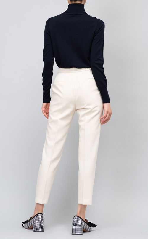 スキニーテーパードパンツ