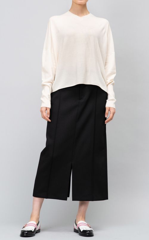 Vネックニットプルオーバー