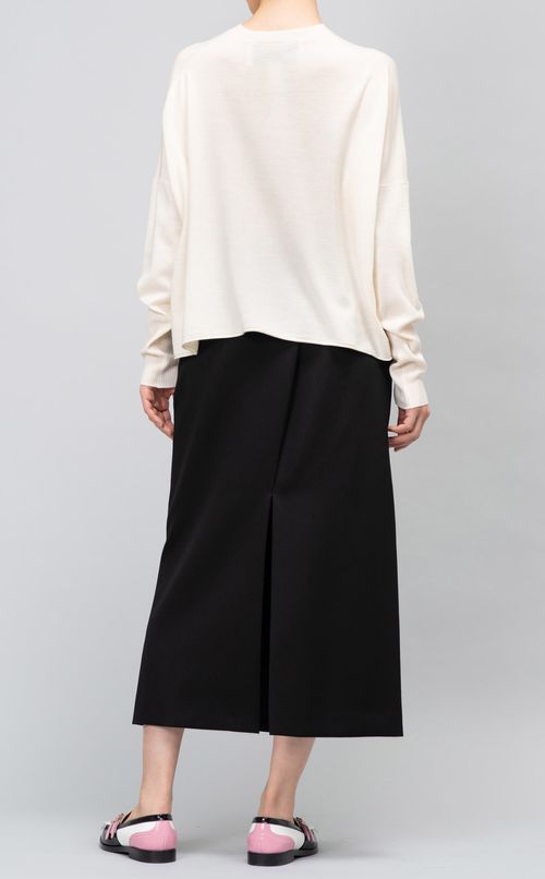 Vネックニットプルオーバー