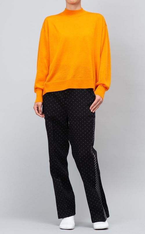 サイドスリットボリュームニット