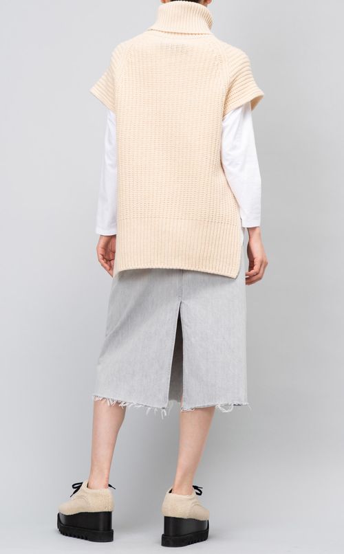 タートルネックニットベスト