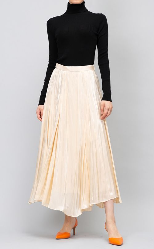 シアーサテンフレアスカート