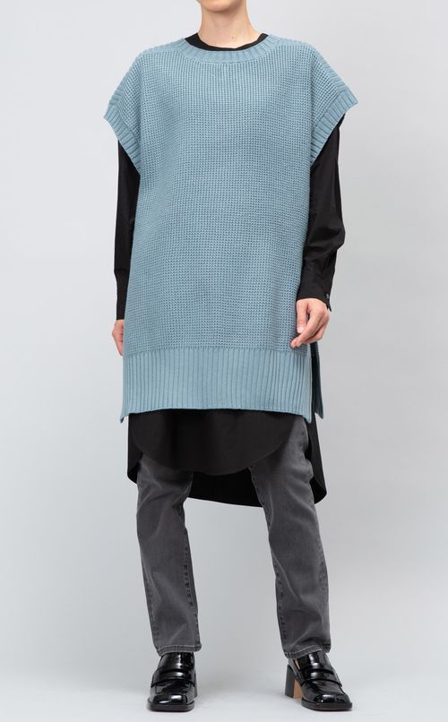 サイドスリットニットベスト