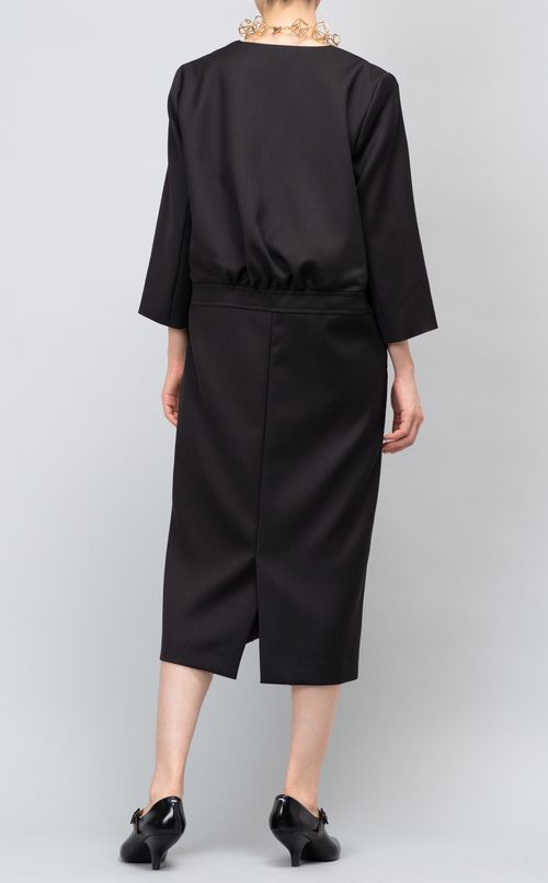 バックギャザーワンピース