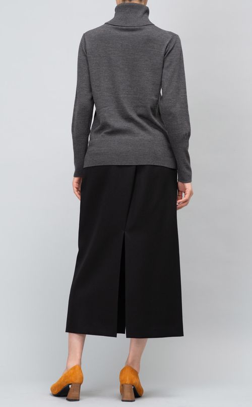 タートルネックニットプルオーバー