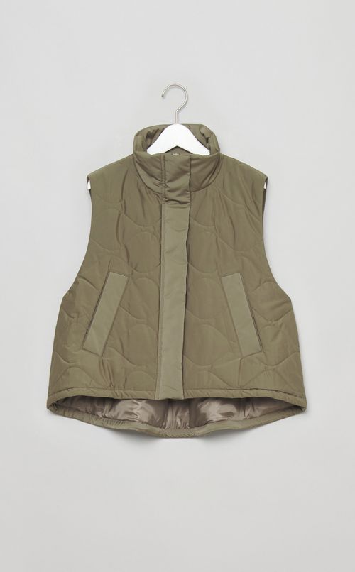 キルティングパディングベスト