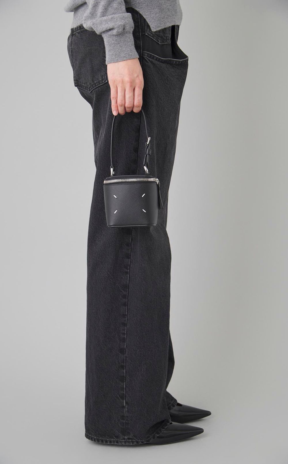 マイクロキューブレザーハンドバッグ