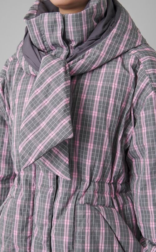 フーディリバーシブルダウンブルゾン