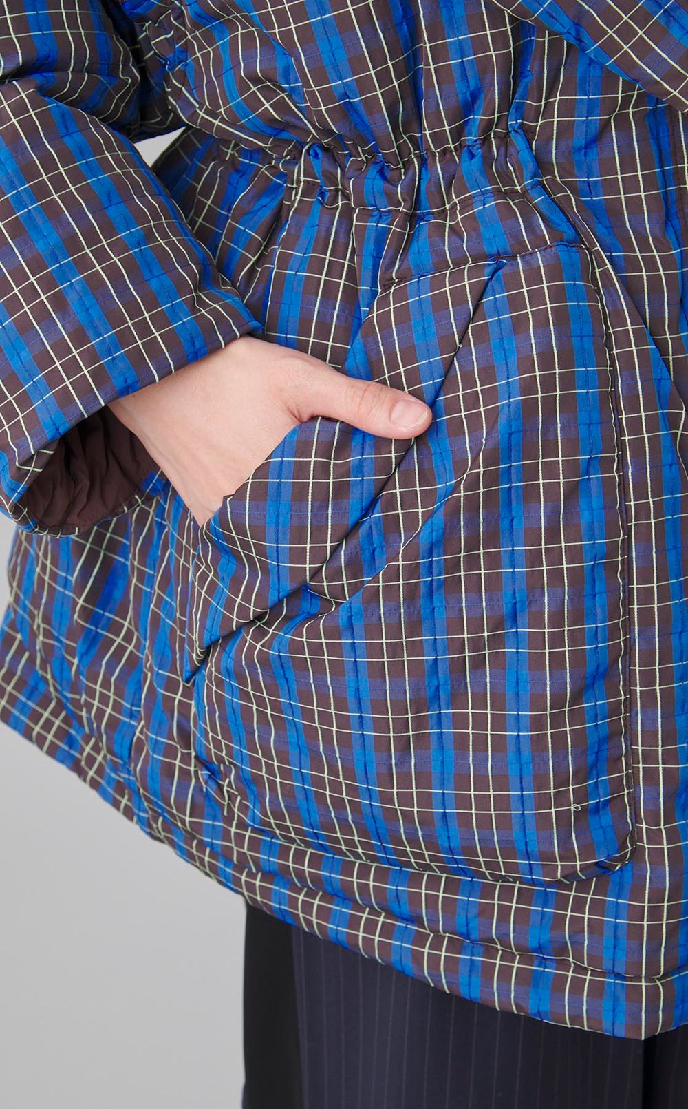 フーディリバーシブルダウンブルゾン