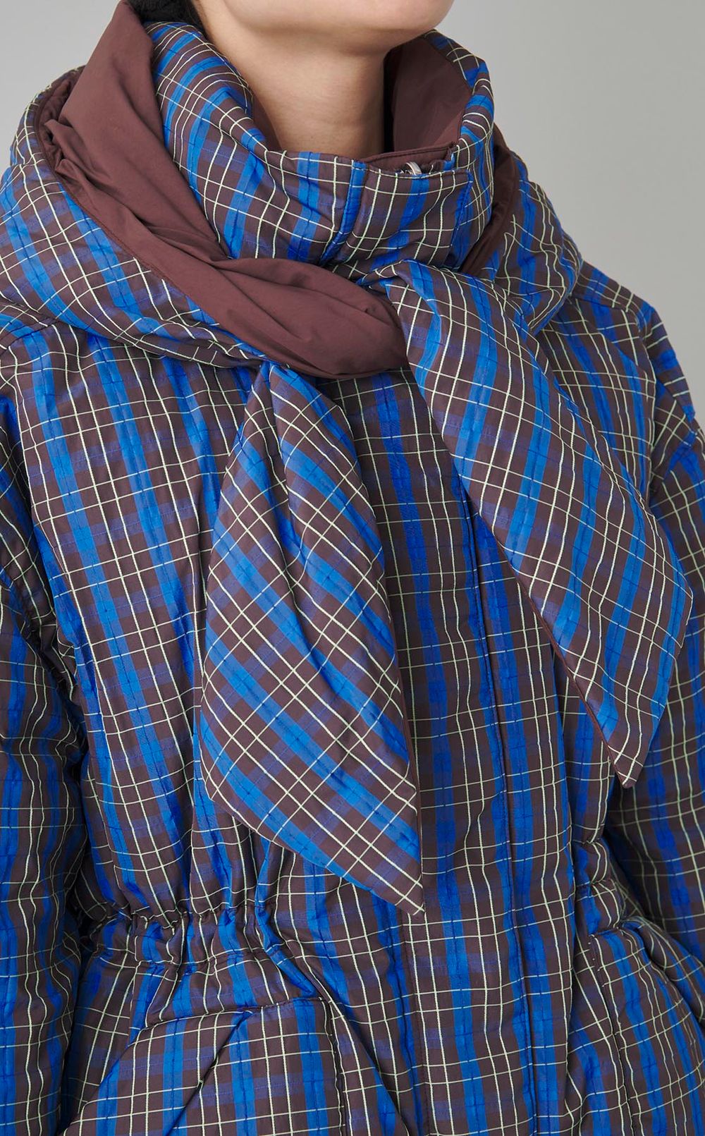 フーディリバーシブルダウンブルゾン