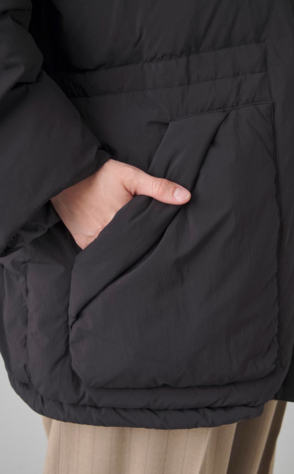 フーディリバーシブルダウンブルゾン