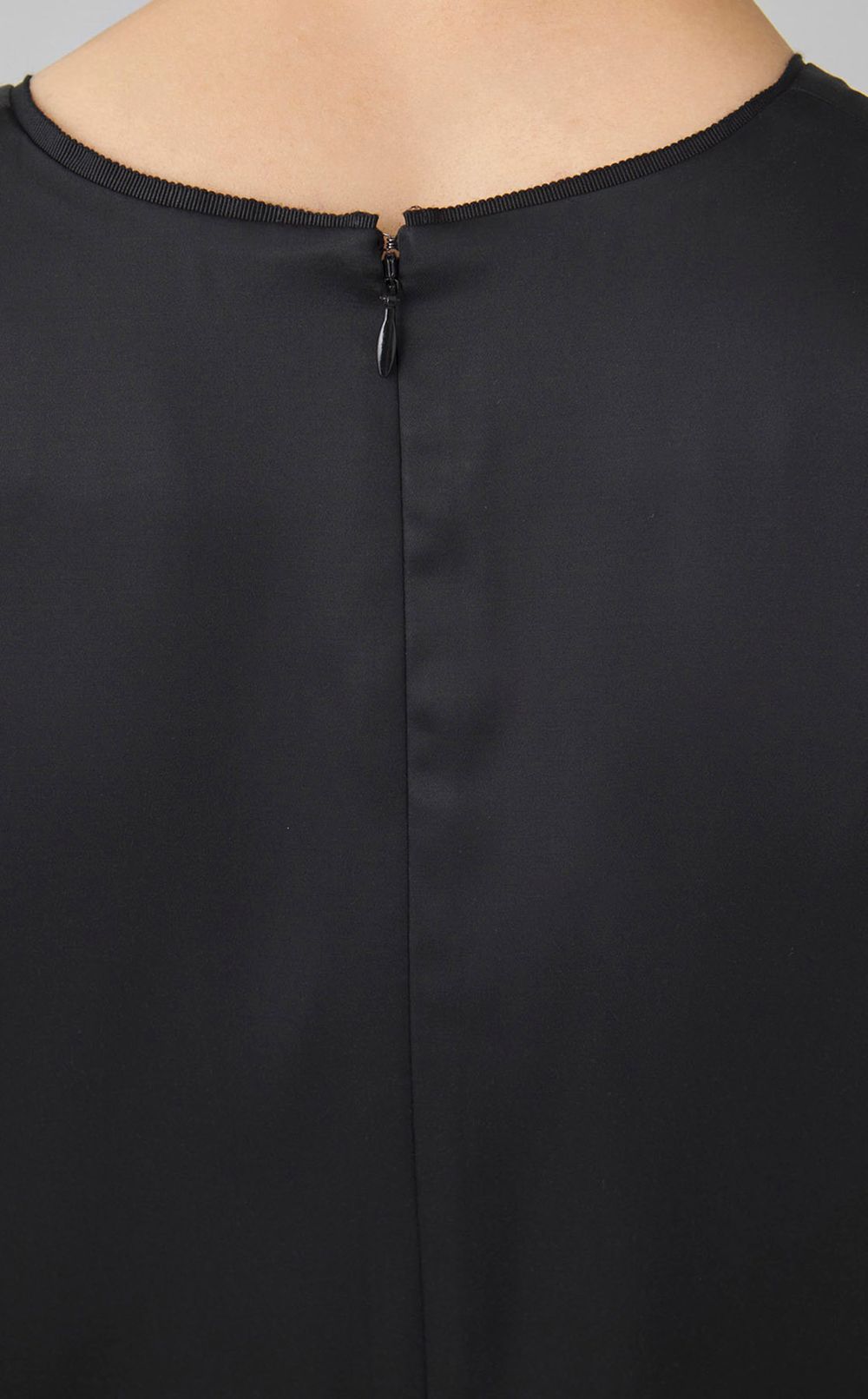 ブライトサテンコクーンワンピース