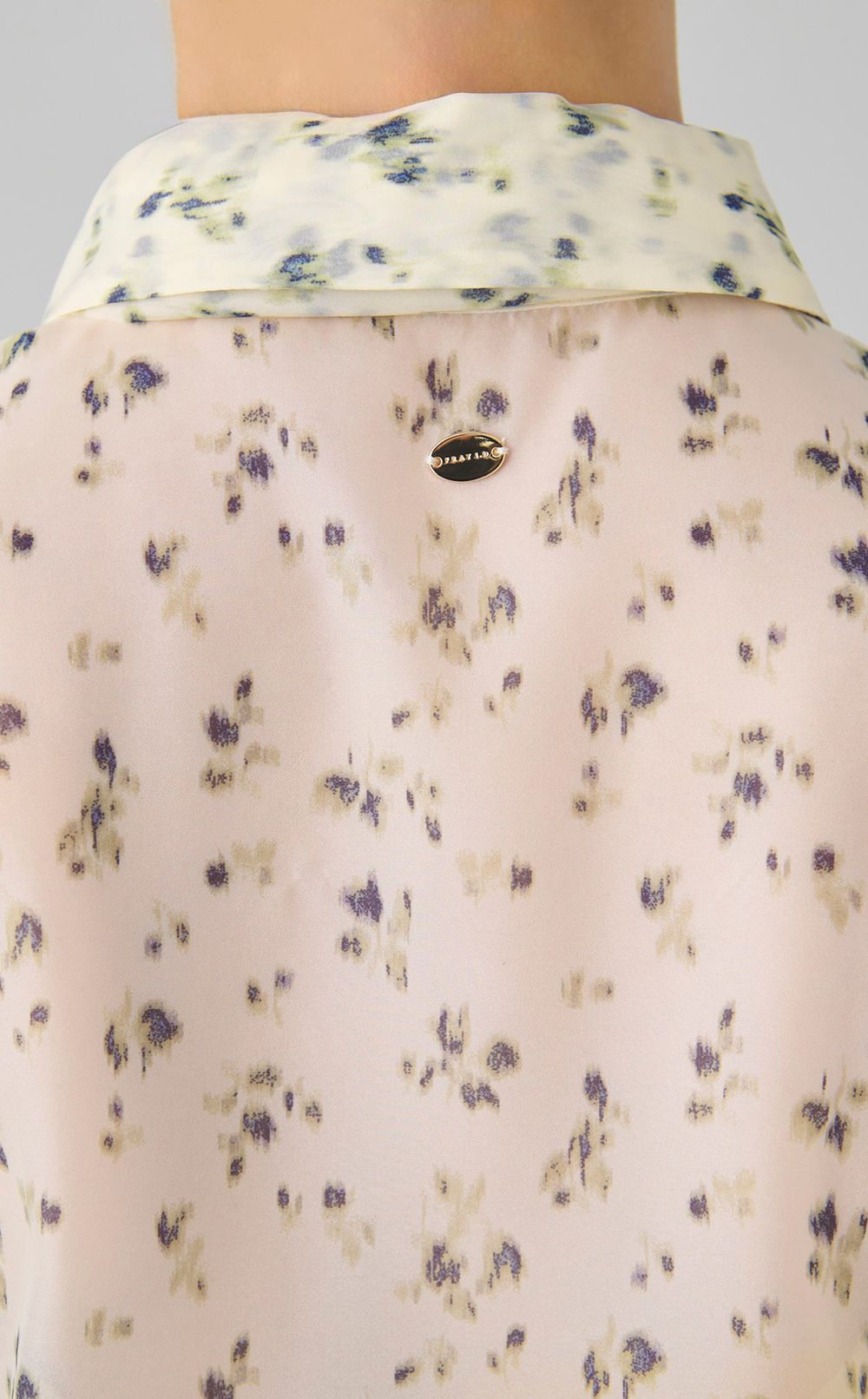 ボウタイ付きシアーシャツ