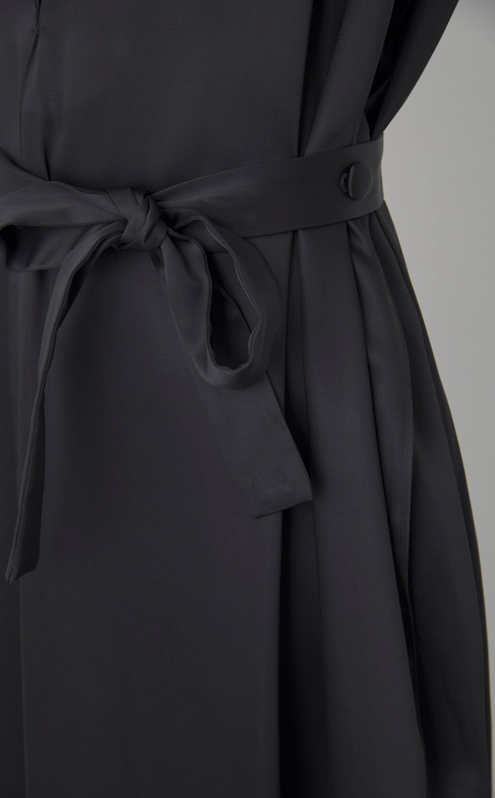 ブライトサテンコクーンワンピース