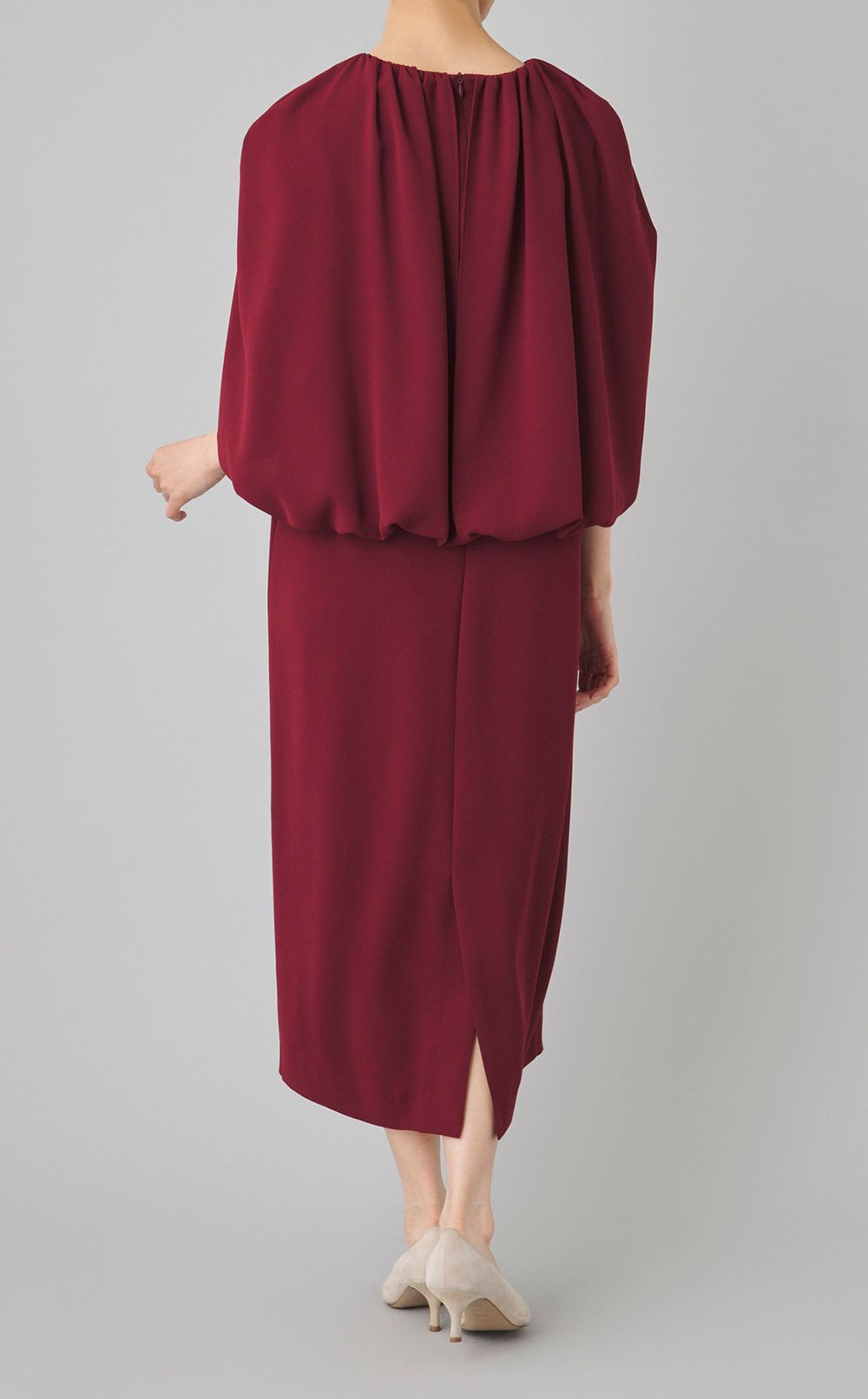 ケープスリーブギャザードレス