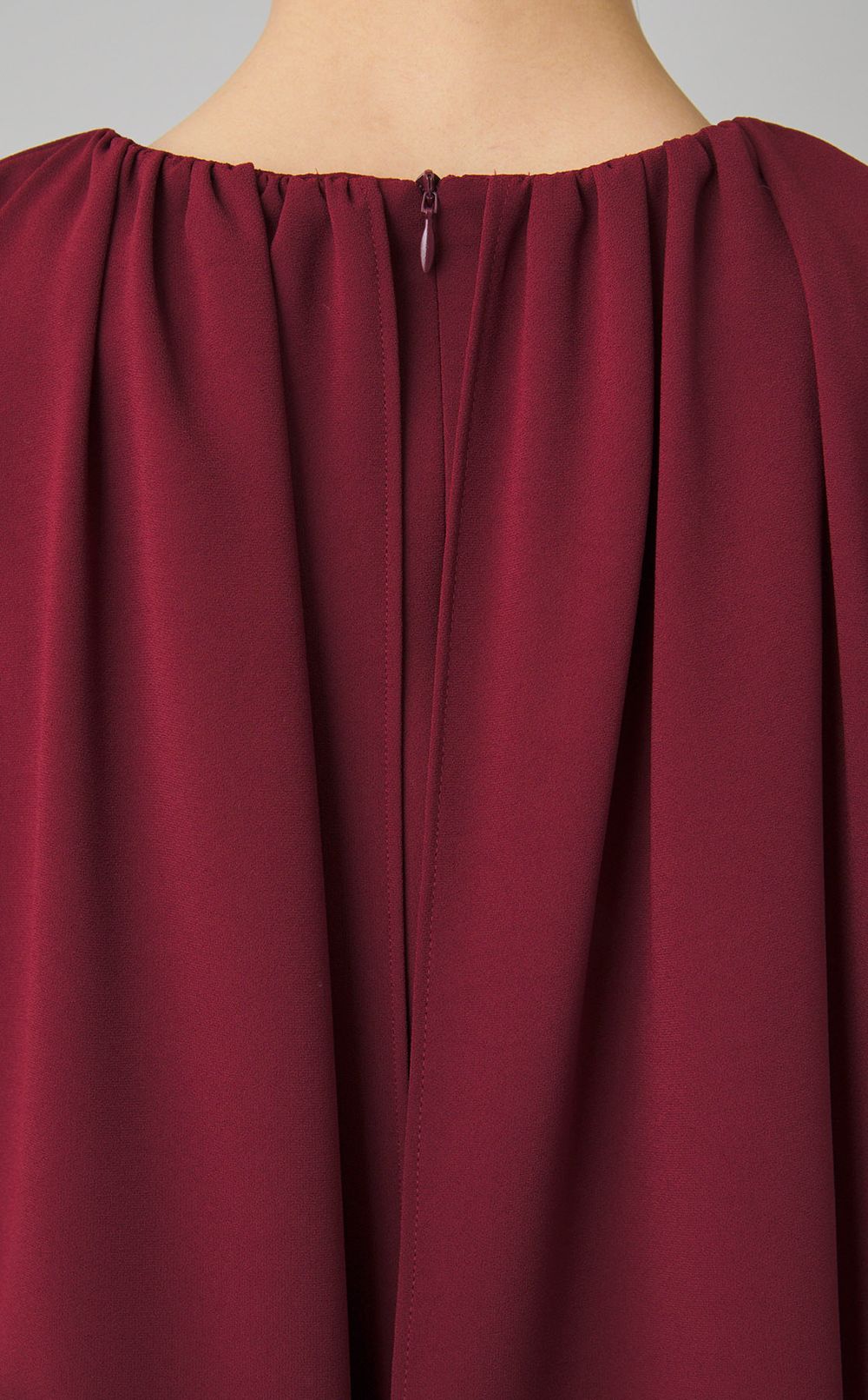 ケープスリーブギャザードレス