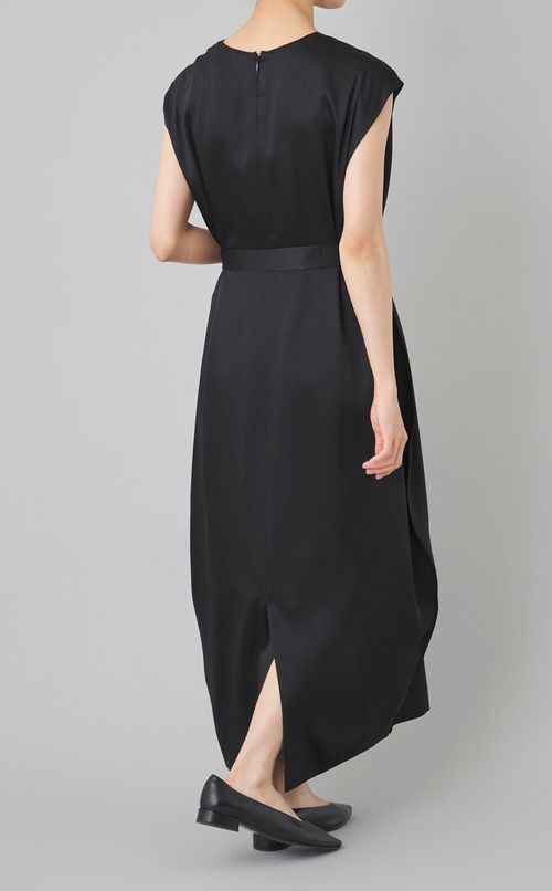 ブライトサテンコクーンワンピース