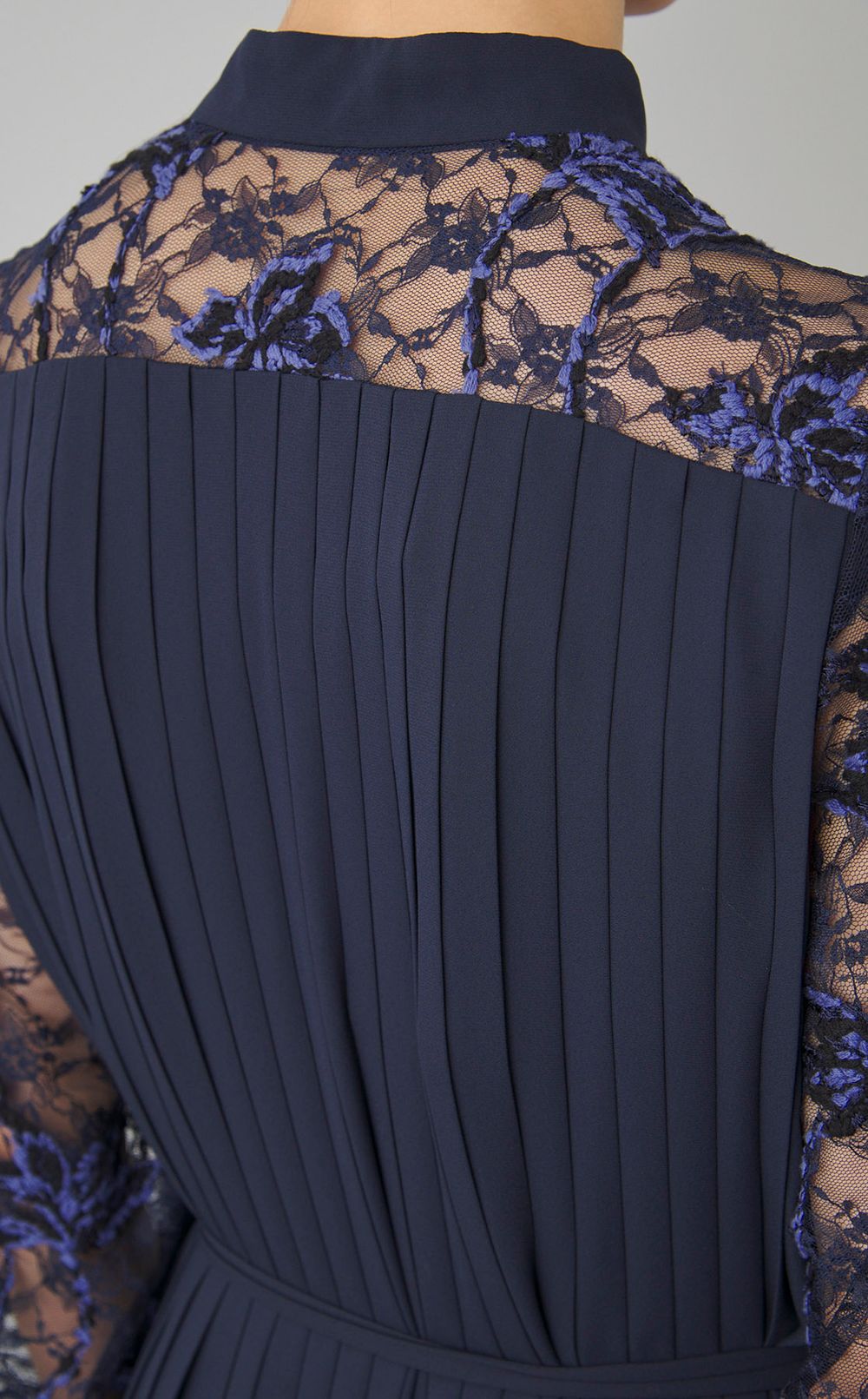 フラワーレースプリーツワンピース