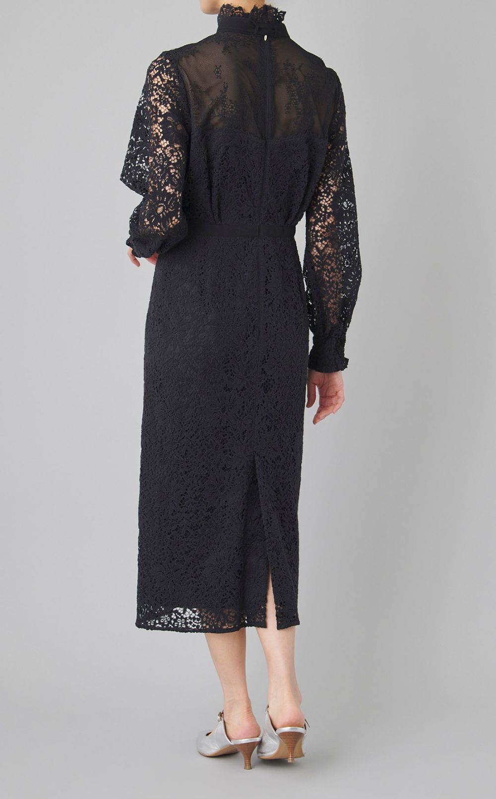 フローラルレースワンピース