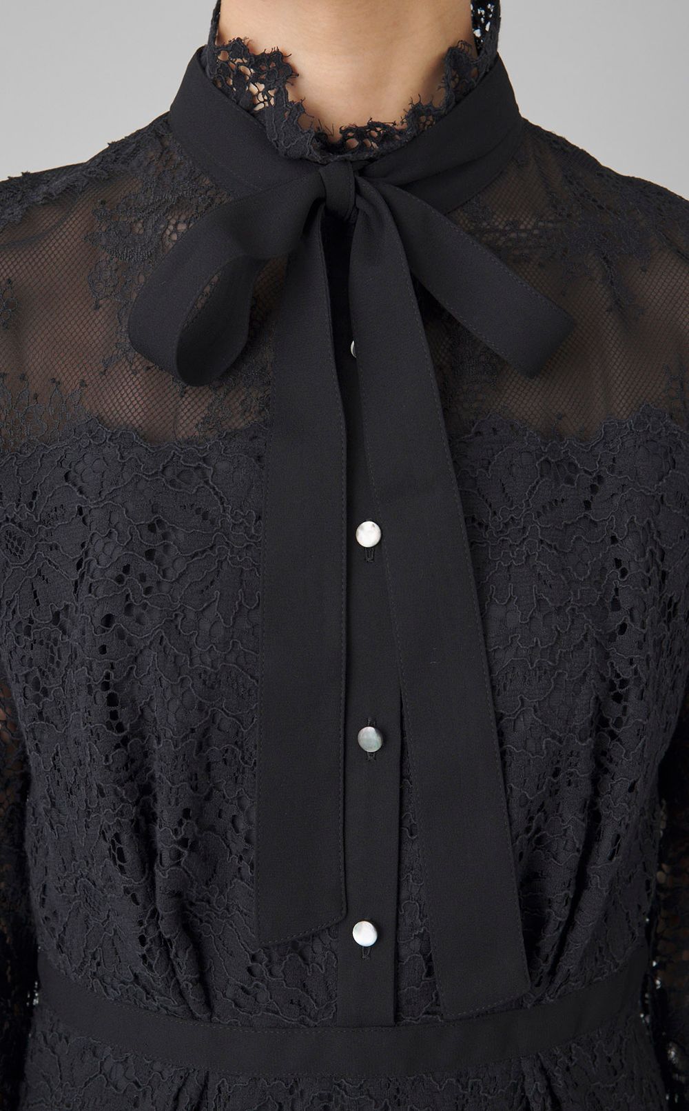 フローラルレースワンピース