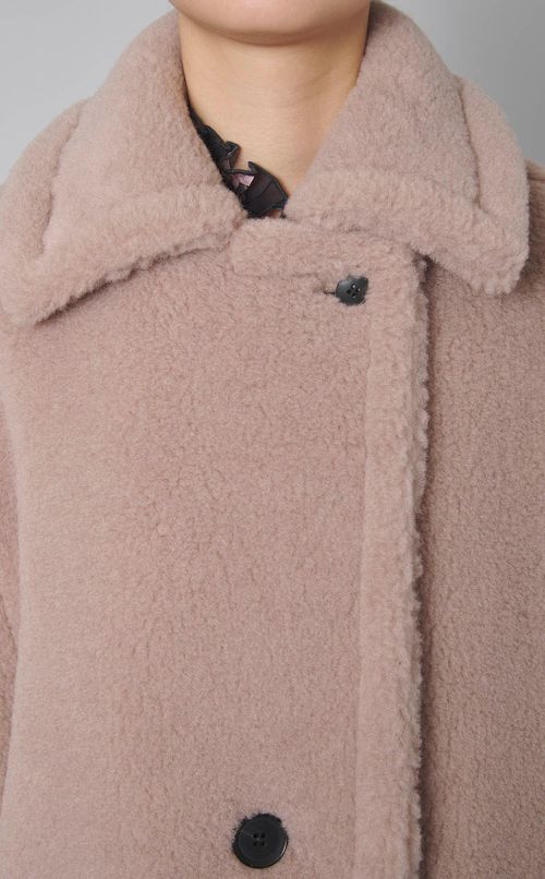 コクーンシルエットボアコート