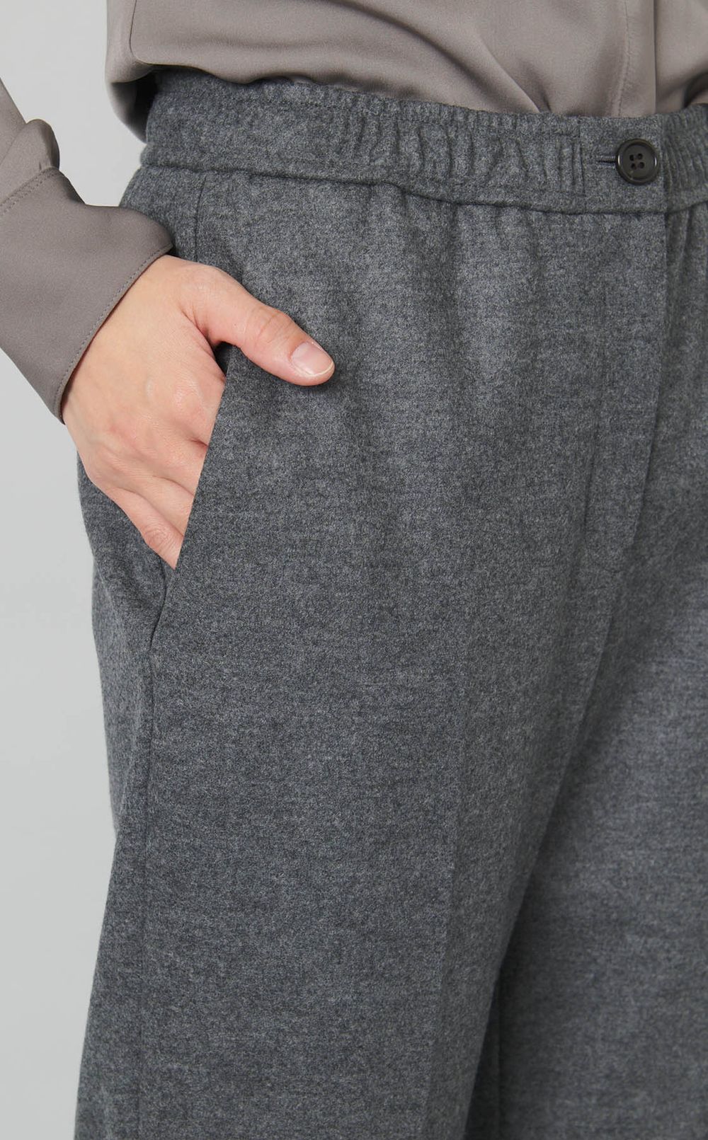 ウールスムーステーパードパンツ