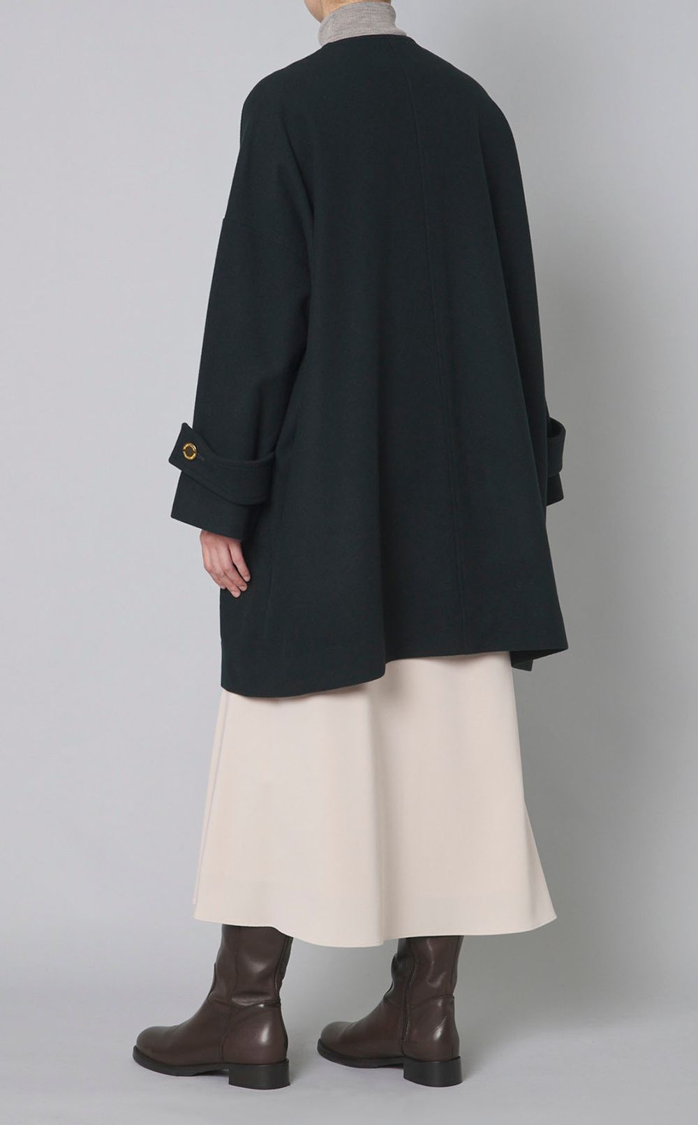 ノーカラーゴールドボタンコート